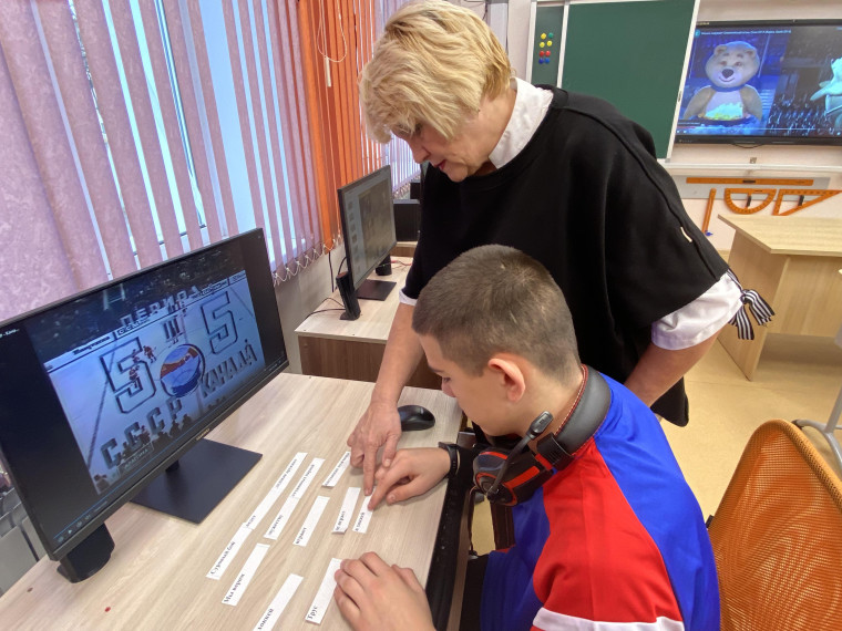 Пахмутова.